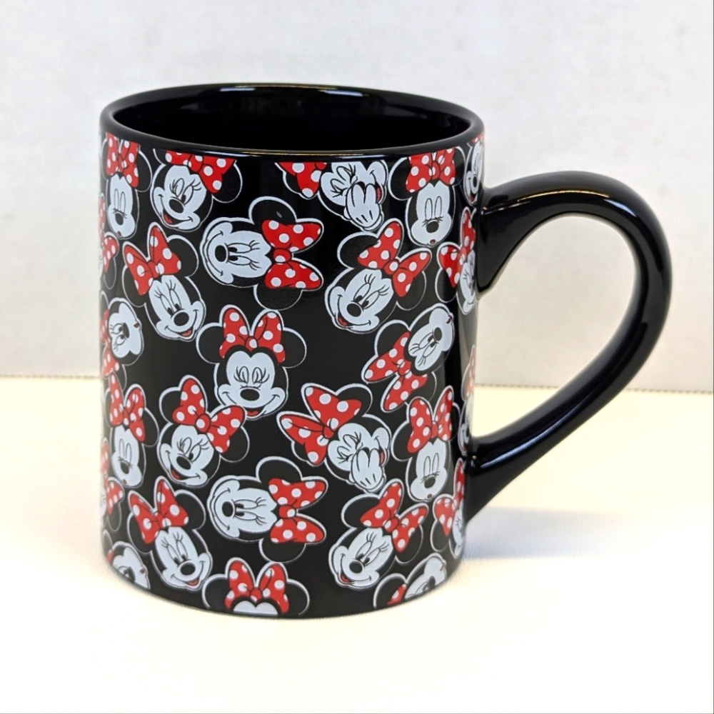 Disney Minnie Mouse All Over 14oz Ceramic Tea Coffee Mug Silver Buffalo
